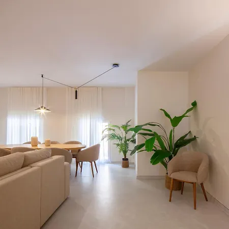 065Slmazur02 Apartment *